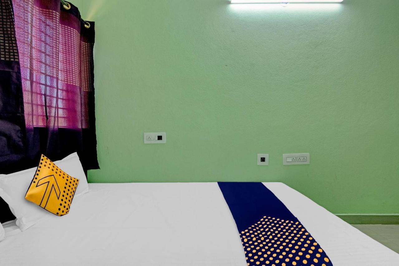 Spot On B R Comforts Krs Back Water Hotel Hosa Kannambādi Buitenkant foto