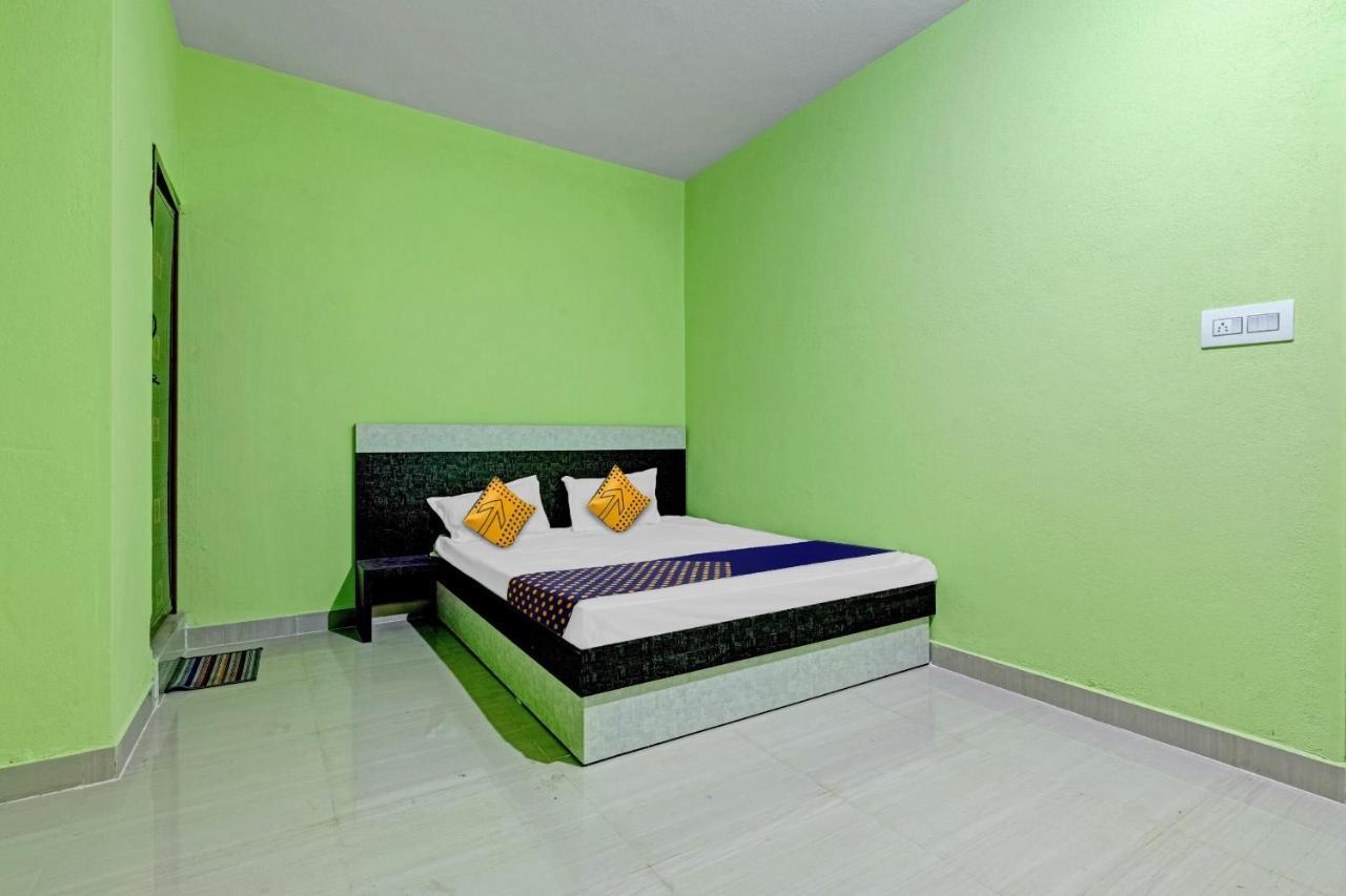 Spot On B R Comforts Krs Back Water Hotel Hosa Kannambādi Buitenkant foto