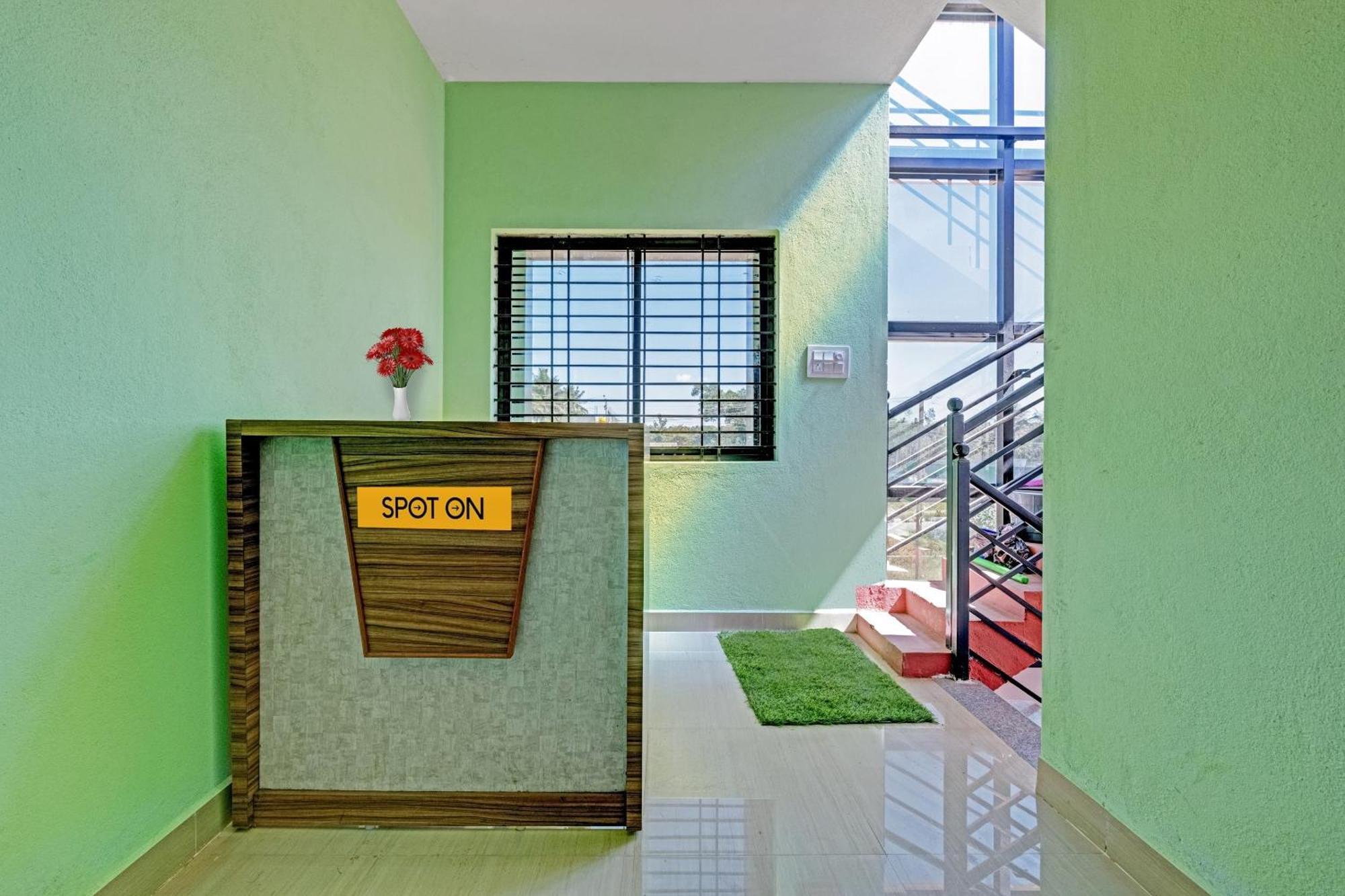 Spot On B R Comforts Krs Back Water Hotel Hosa Kannambādi Buitenkant foto