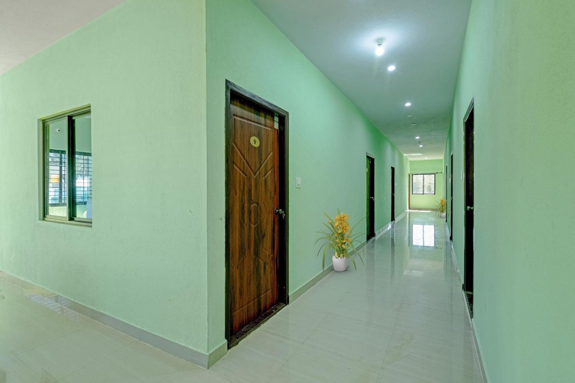 Spot On B R Comforts Krs Back Water Hotel Hosa Kannambādi Buitenkant foto