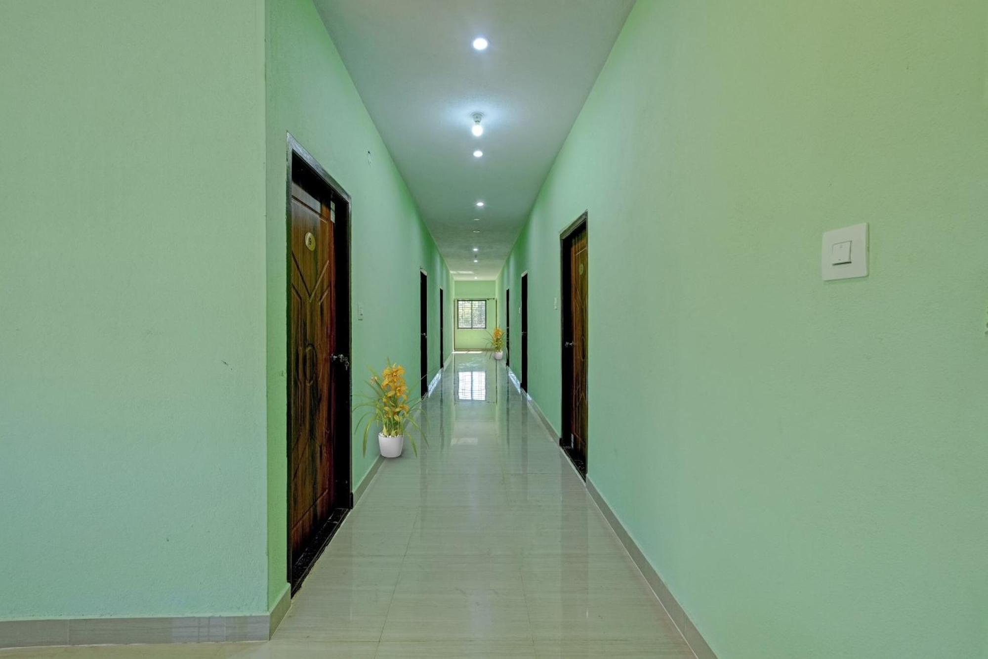 Spot On B R Comforts Krs Back Water Hotel Hosa Kannambādi Buitenkant foto